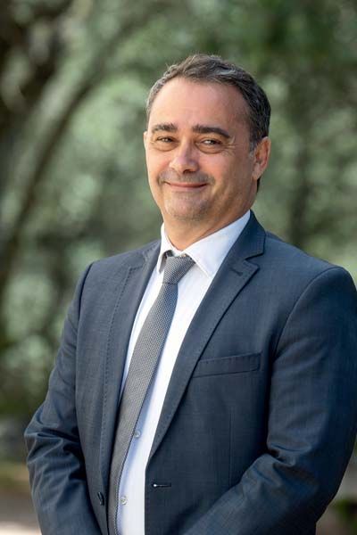 Le maire d'Ajaccio (75 343 habitants, Corse), Stéphane Sbraggia, réfléchit à donner le nom du pape François à un lieu, aux enjeux du tourisme cultuel. Le maire d'Ajaccio (75 343 habitants, Corse), Stéphane Sbraggia, réfléchit à donner le nom du pape François à un lieu, aux enjeux du tourisme cultuel.