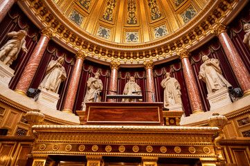 Elus et gouvernement sont convenus de la nécessité d'alléger le poids des normes qui entravent l'action publique et pèsent sur les budgets locaux. Elus et gouvernement sont convenus de la nécessité d'alléger le poids des normes qui entravent l'action publique et pèsent sur les budgets locaux.