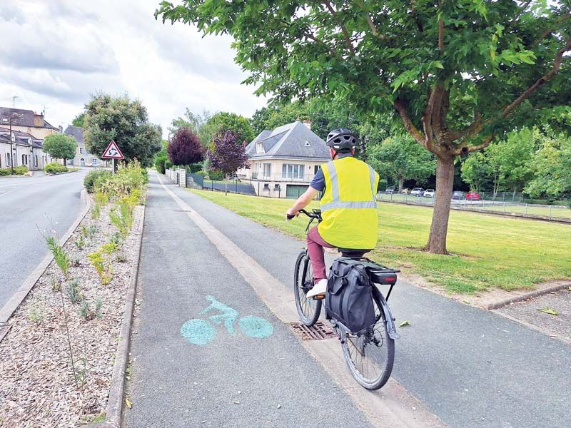 La communauté de communes Baugeois-Vallée (49) a choisi de faciliter les mobilités douces avec les communes qui disposent de la compétence voirie.