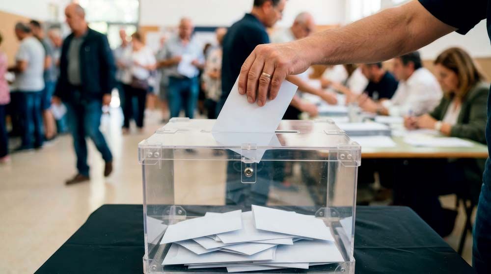 Tous les agents territoriaux, qu'ils soient fonctionnaires (titulaires ou stagiaires) ou contractuels, ont le droit de voter à ces élections. Les fonctionnaires votent pour élire les représentants aux CST et les CAP ; les agents contractuels de droit public votent pour les CST et les CCP. Tous les agents territoriaux, qu'ils soient fonctionnaires (titulaires ou stagiaires) ou contractuels, ont le droit de voter à ces élections. Les fonctionnaires votent pour élire les représentants aux CST et les CAP ; les agents contractuels de droit public votent pour les CST et les CCP.