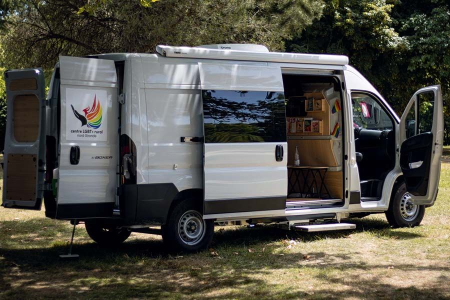 Le centre LGBT+ rural a été soutenu par la Fondation de France (90 000 euros). Conçu comme un véritable refuge, en 2025, il a touché pas moins de 40 000 personnes. Le centre LGBT+ rural a été soutenu par la Fondation de France (90 000 euros). Conçu comme un véritable refuge, en 2025, il a touché pas moins de 40 000 personnes.