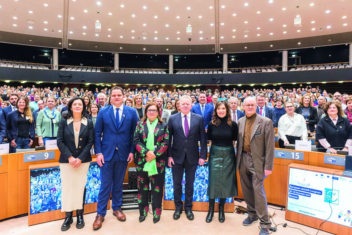 Lors du Congrès européen des territoires engagés dans le programme Leader en décembre 2023, à Bruxelles, l'eurodéputée Irène Tolleret (1re à gauche) a estimé que les besoins des gestionnaires doivent être placés au cœur de l'agenda post-2027.