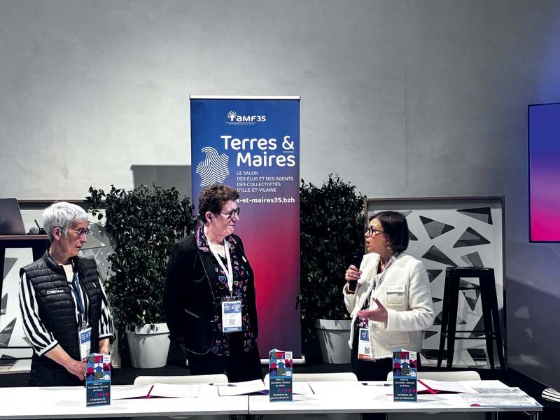 Une charte de bonne collaboration entre maire et secrétaire général de mairie a été signée, le 25 avril, en présence de Chantal Pétard-Voisin, présidente du CDG 35 (à gauche), Jannick Nicole, présidente de l'association SGM 35 (au centre), et Marielle Muret-Baudouin, présidente de l'AMF 35 (à droite). Une charte de bonne collaboration entre maire et secrétaire général de mairie a été signée, le 25 avril, en présence de Chantal Pétard-Voisin, présidente du CDG 35 (à gauche), Jannick Nicole, présidente de l'association SGM 35 (au centre), et Marielle Muret-Baudouin, présidente de l'AMF 35 (à droite).