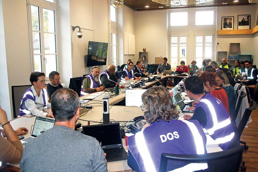 14 octobre 2024. Exposée à des risques majeurs, Pont-de-Claix a simulé un séisme avec accident industriel qui ont mis à contribution agents, secouristes... et habitants.