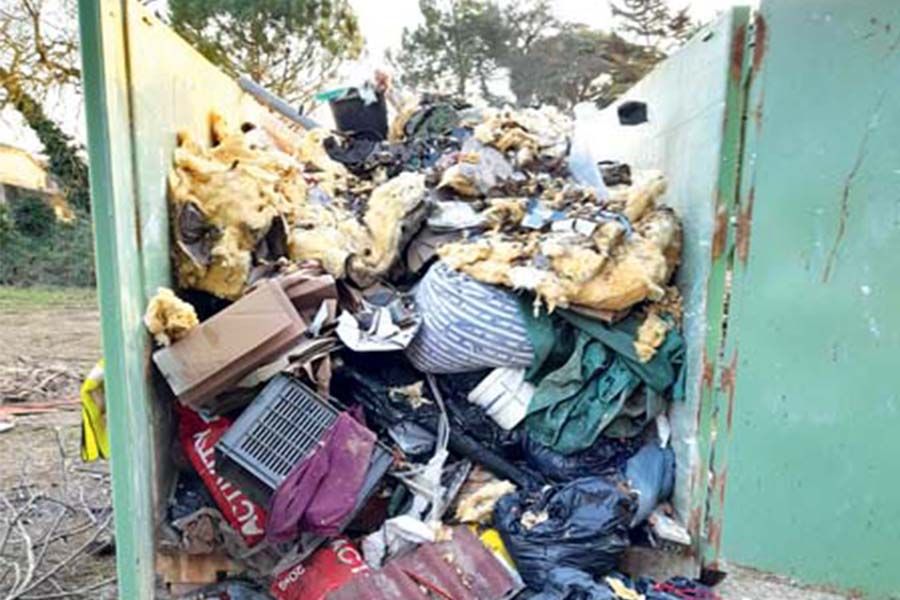 Vingt-quatre bennes à crue ont été installées par la communauté dans dix communes : 204 tonnes de déchets (tout venant, DEEE...) ont été collectées. 