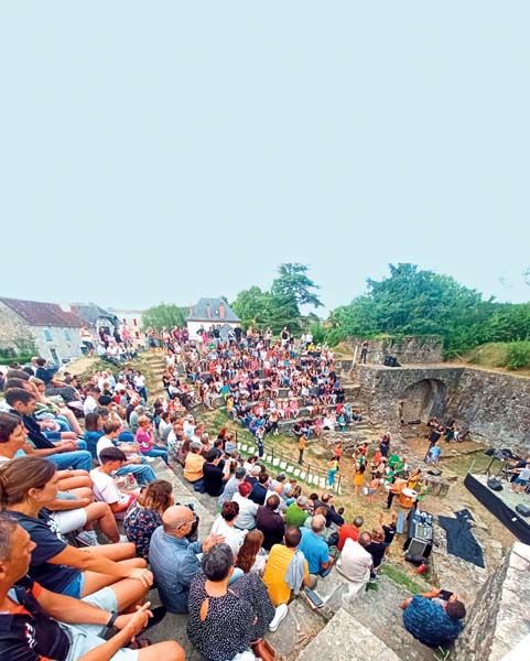 Navarrenx (64) ne compte aucun équipement culturel mais elle soutient des associations comme, ici, celle des Mardis musicaux qui organise des concerts.