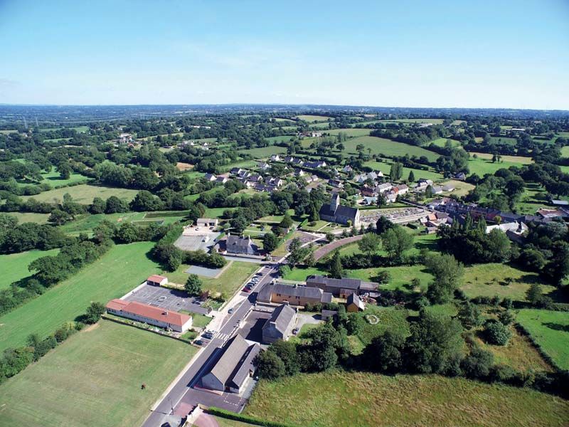 Le Sraddet de Normandie pénalise la communauté de communes Côte Ouest Centre Manche, dont fait partie Saint-Martin-d'Aubigny (50, photo). Vaille que vaille, cette dernière a décidé de construire un lotissement sur 6 000 mètres carrés. 