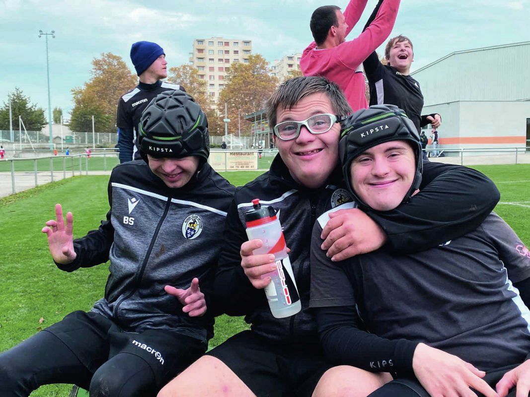 L'équipe des Fabulou's pratique soit du rugby, soit du touch rugby.