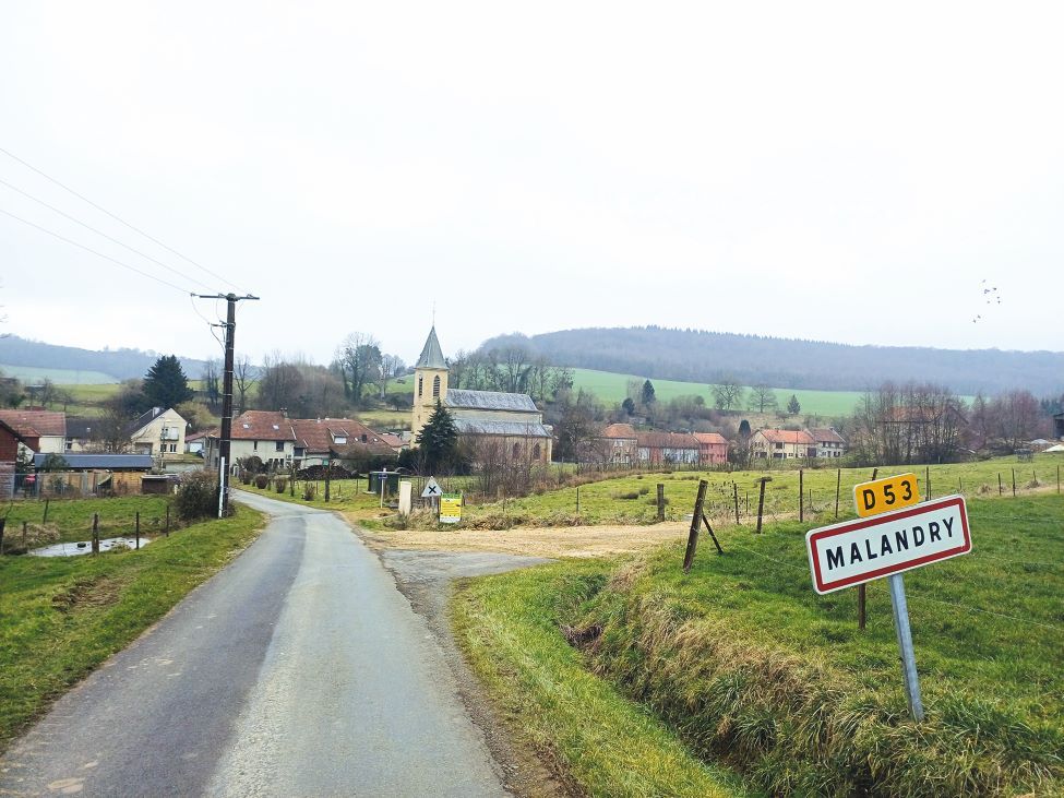 Malandry, commune des Ardennes de 80 habitants.