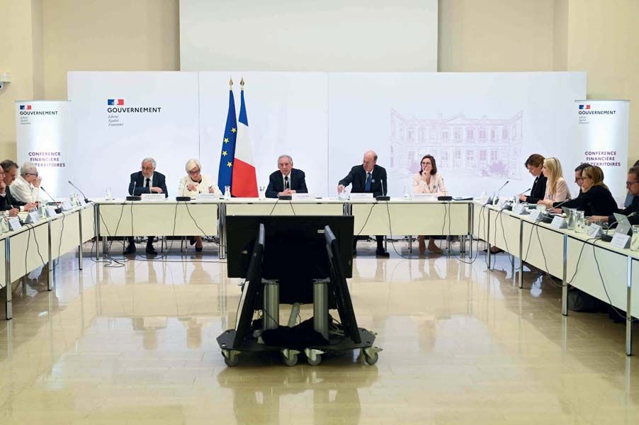 La première conférence financière des territoires s'est tenue le 6 mai, à l'Hôtel de Roquelaure, à Paris. La première conférence financière des territoires s'est tenue le 6 mai, à l'Hôtel de Roquelaure, à Paris.