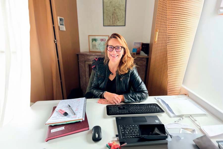 « Le cyberharcèlement n'aura pas d'impact sur mon engagement. »
Marie-Pierre Teyssier, maire de Civrieux-d'Azergues (1 633 habitants, Rhône). « Le cyberharcèlement n'aura pas d'impact sur mon engagement. »
Marie-Pierre Teyssier, maire de Civrieux-d'Azergues (1 633 habitants, Rhône).