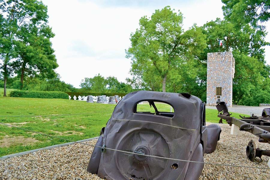 Malgré son nom, le "maquis de ­Meilhan", le monument commémoratif de cet événement n'est pas situé sur la commune mais à Villefranche-d'Astarac (photo). " Nous avons eu envie d'avoir notre propre abri mémoriel &#187;, explique Anne-Aymone Peyrusse, maire de Meilhan.