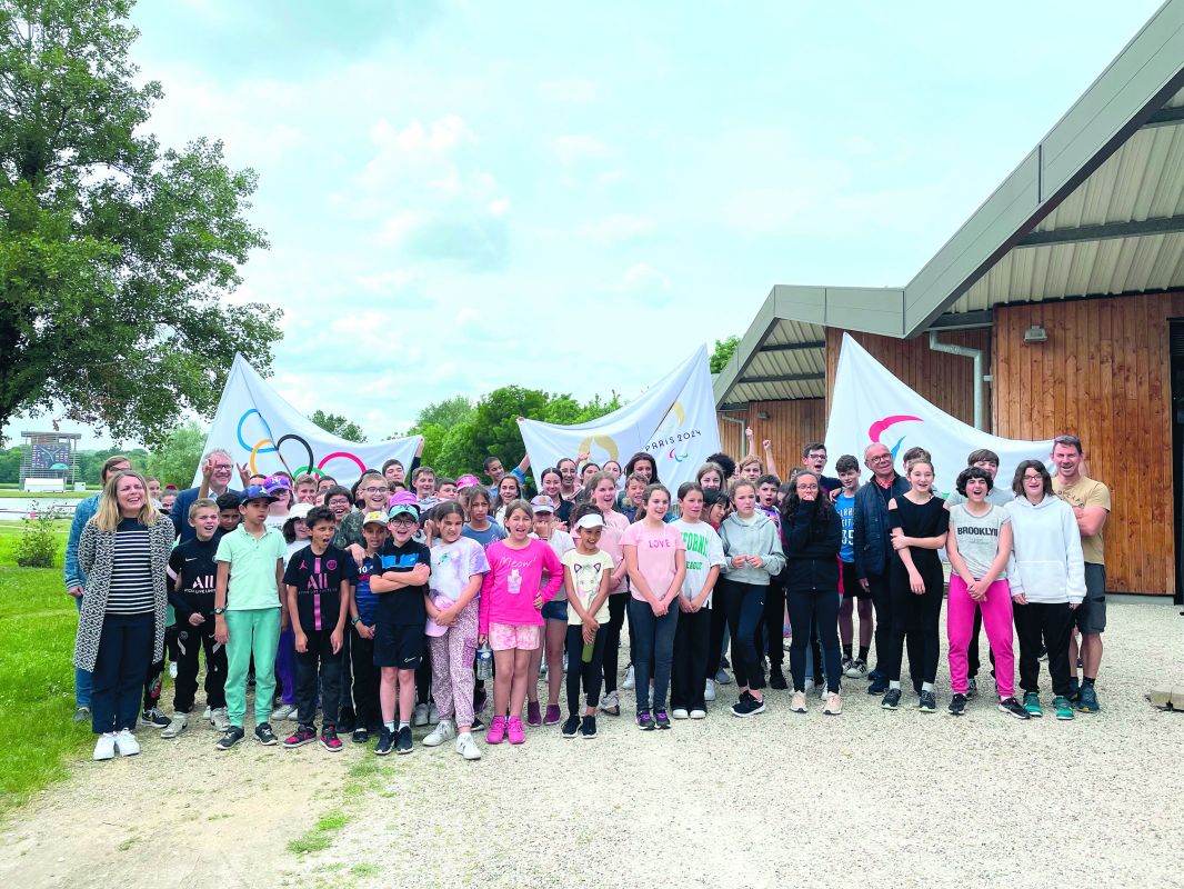 Labellisée &#171; Terre de Jeux &#187;, 
désignée camp de base pour trois disciplines (tir sportif, aviron, canoë-kayak), Libourne (33) a accueilli la tournée des drapeaux en mai 2023. 