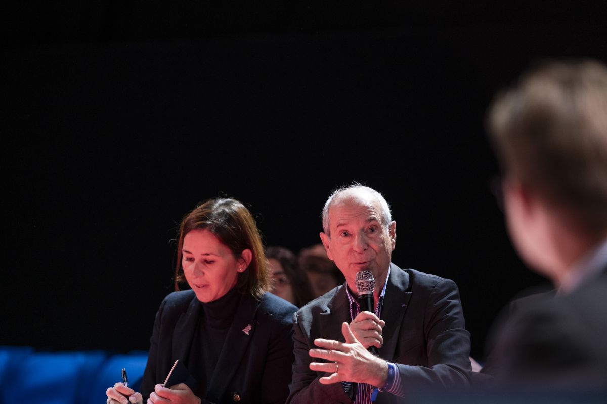 Charlotte Blandiot-Faride, maire de Mitry-Mory (77), et Guy Geoffroy, maire de Combs-la-Ville (77), ont coprésidé le forum sur la lutte contre la délinquance environnementale, le 19 novembre 2024.