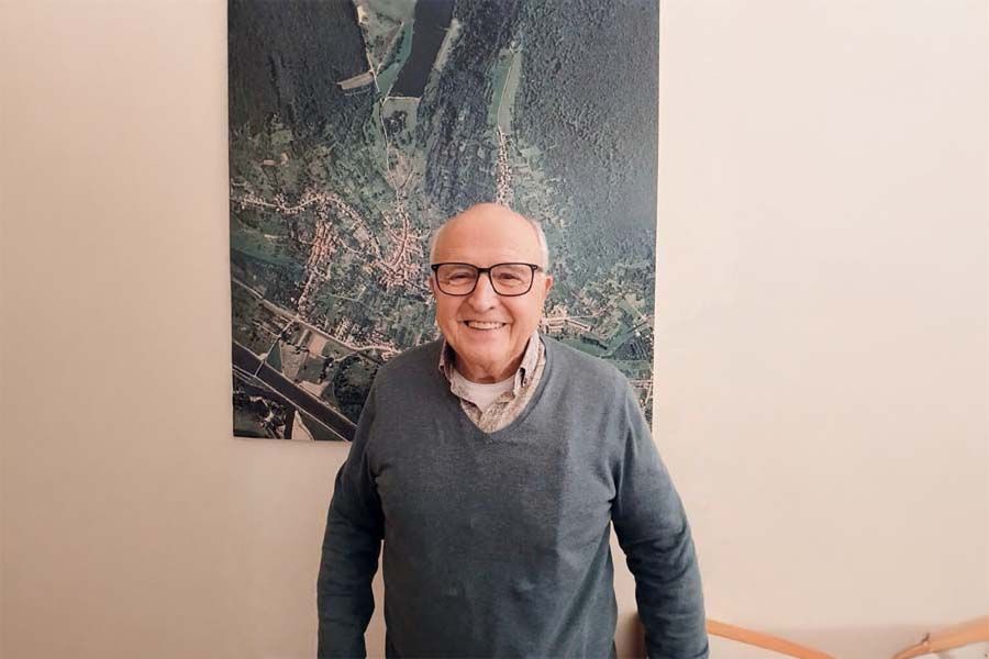 André Bagard, maire de Chaligny (54) : " L'évêché écarte les propositions privées et accepte l'estimation domaniale de 58 000 euros. "