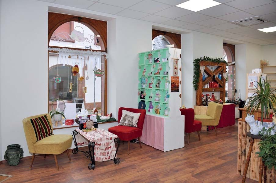 D'abord installé dans un lieu éphémère, un bar à thé a pu pérenniser son activité dans un local privé. D'abord installé dans un lieu éphémère, un bar à thé a pu pérenniser son activité dans un local privé.