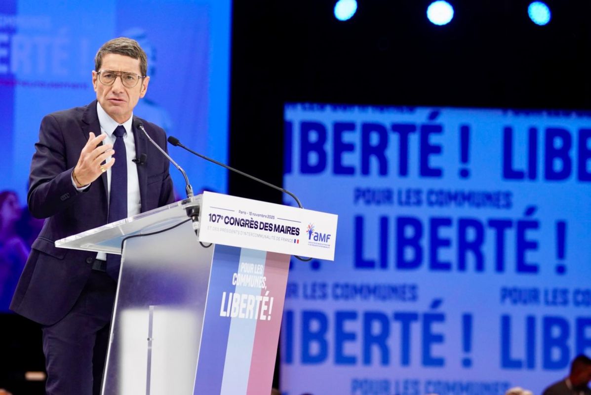 Faces aux multiples crises, les maires ont montré qu'ils sont &#171;les praticiens du quotidien et les urgentistes de la République &#187;. Et ils ont montré que &#171;pour être efficace, il faut s'affranchir des normes &#187;, a souligné David Lisnard, président de l'AMF, le 18 novembre, devant les congressistes. 