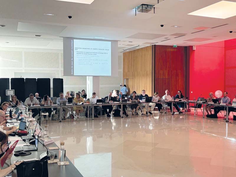 Le conseil municipal peut, par délibération, étendre le bénéfice du remboursement des frais de garde ou d'assistance à toute autre réunion liée à l'exercice du mandat.