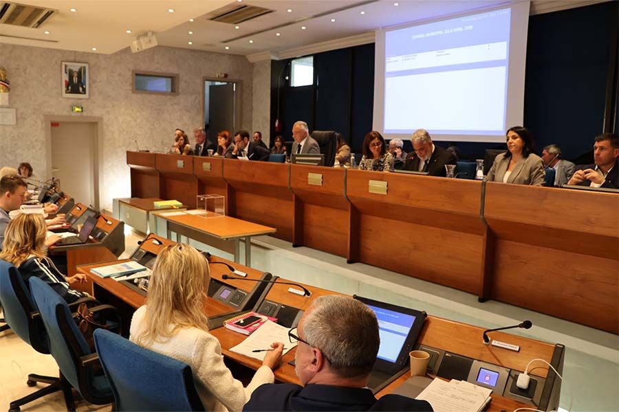 Tous les conseillers minoritaires bénéficient du droit à ­communication des documents administratifs de la commune.