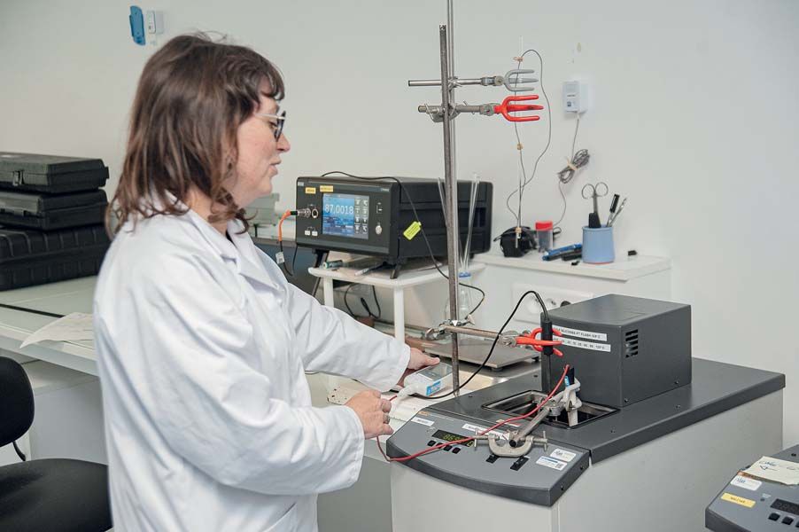 Javené (35) possède la particularité d'abriter deux laboratoires d'envergure, dont celui de l'Agence nationale du médicament vétérinaire. Javené (35) possède la particularité d'abriter deux laboratoires d'envergure, dont celui de l'Agence nationale du médicament vétérinaire.