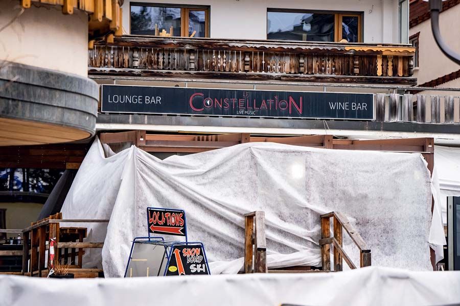 Après le drame, le ministre de l'Intérieur et les préfets ont invité les maires et les exploitants à une attention accrue sur la sécurité dans les bars festifs. 