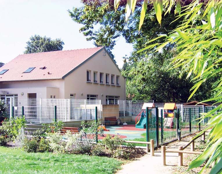 La création de lieux d'accueil fait l'objet d'une concertation entre les acteurs. Ici, le multi-accueil « Les Petits pas de L'Étang ». La création de lieux d'accueil fait l'objet d'une concertation entre les acteurs. Ici, le multi-accueil « Les Petits pas de L'Étang ».