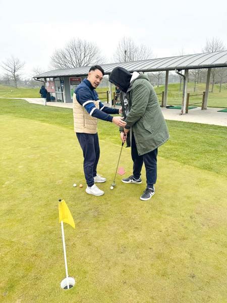 Le CDSA 93 a organisé, en 2023, une initiation au golf  avec des sportifs de l'Institut médico-éducatif de Soubiran.